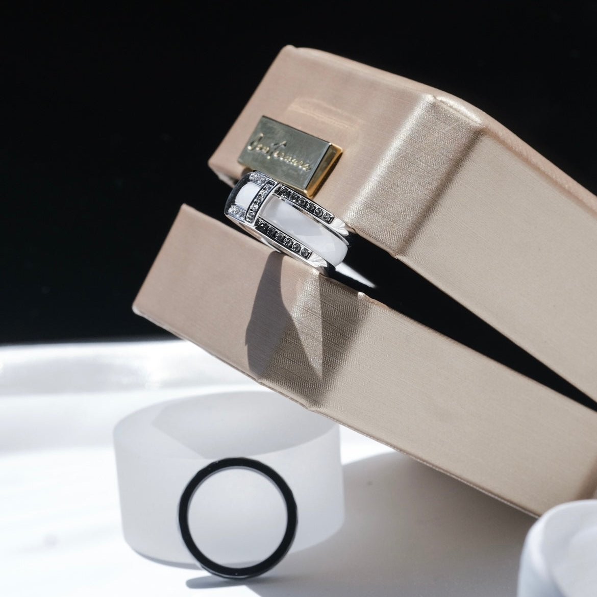 Happens | Collection Magician - Three rings set, ceramics, Swa crystals