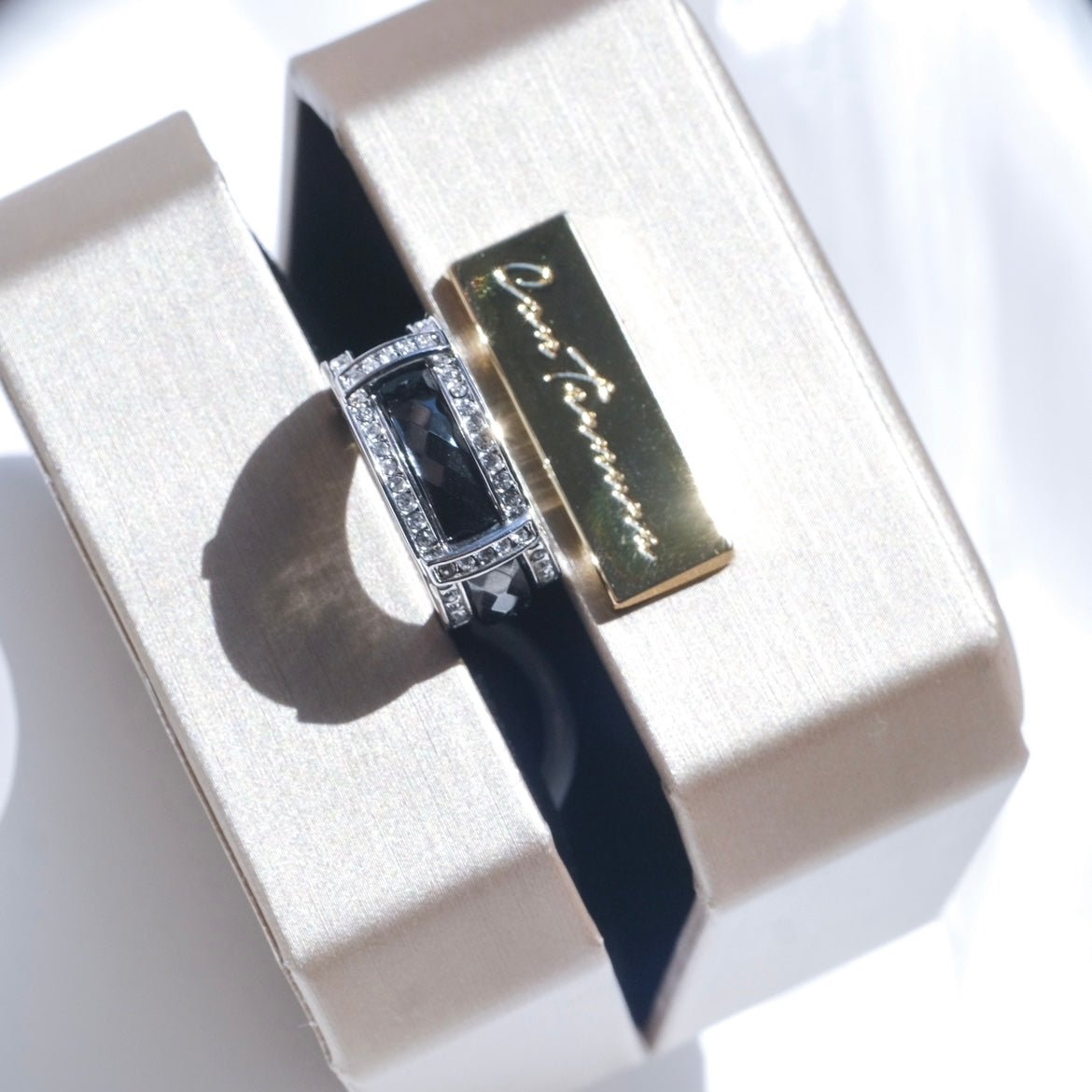 Happens | Collection Magician - Three rings set, ceramics, Swa crystals