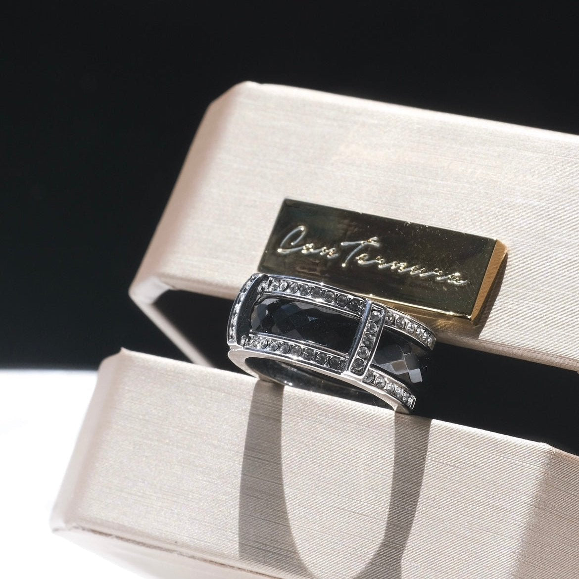 Happens | Collection Magician - Three rings set, ceramics, Swa crystals