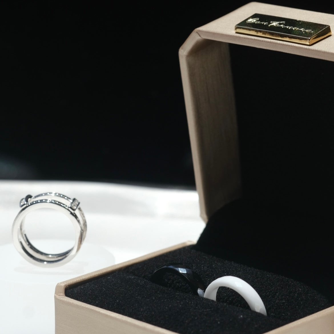 Happens | Collection Magician - Three rings set, ceramics, Swa crystals