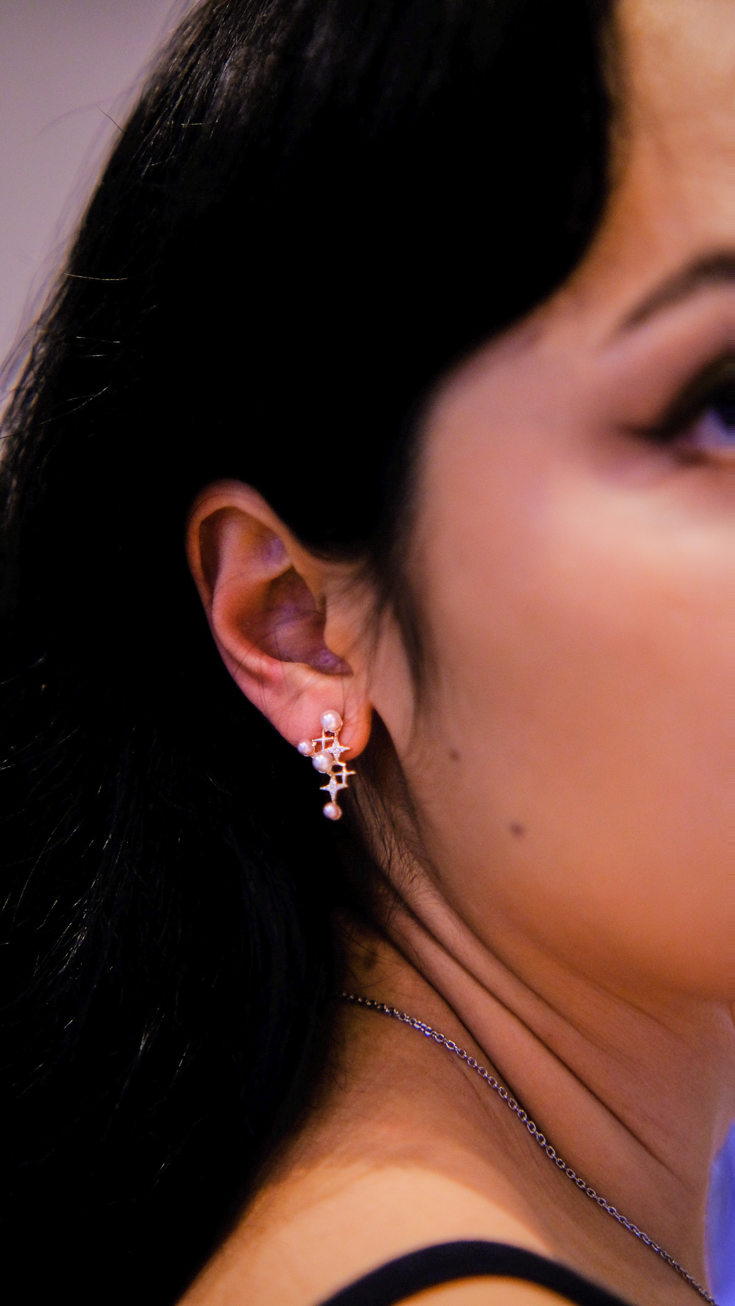 Second Star to the Right | Collection Peterpan in Neverland - Pearl starry earrings