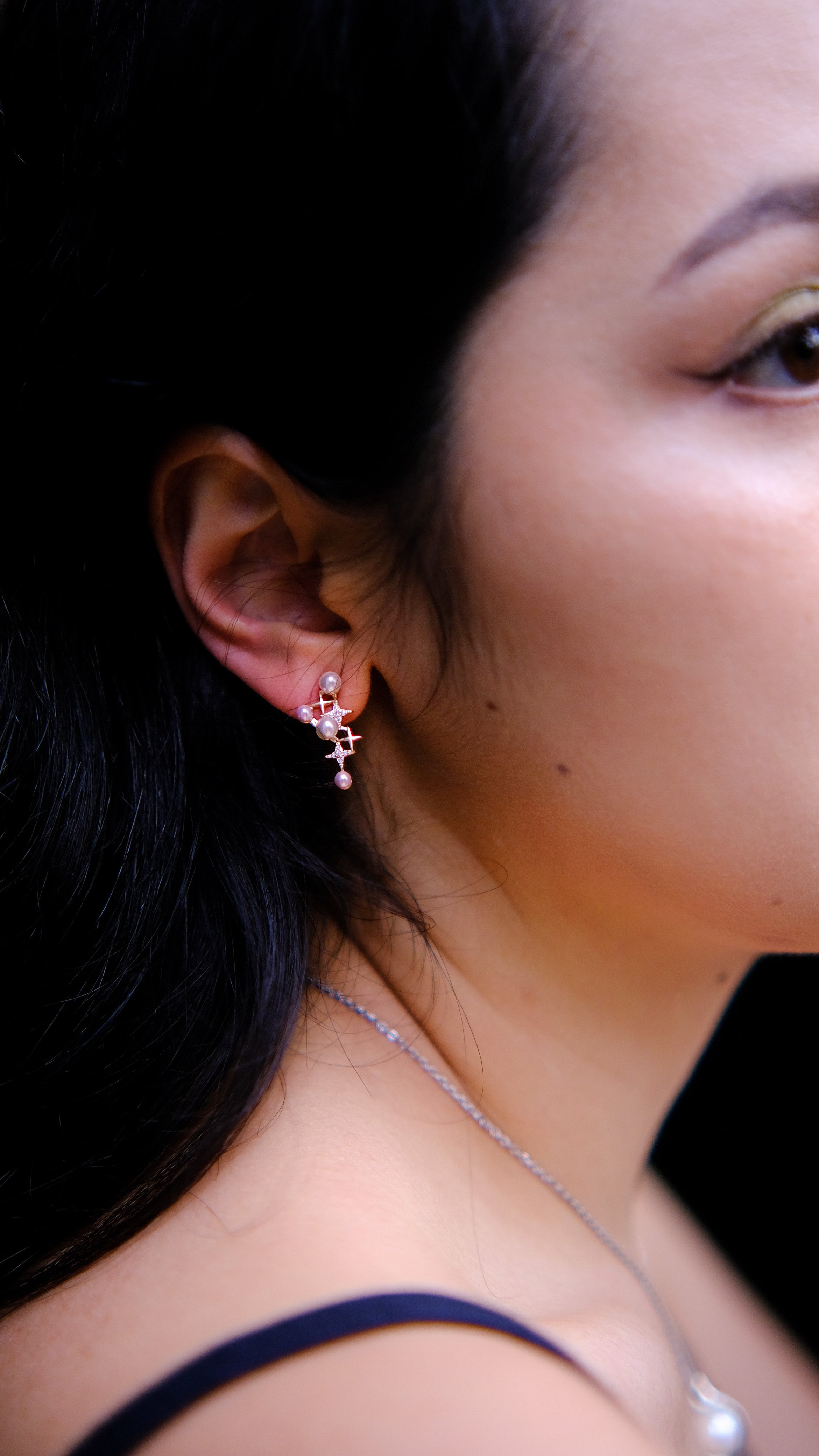 Second Star to the Right | Collection Peterpan in Neverland - Pearl starry earrings