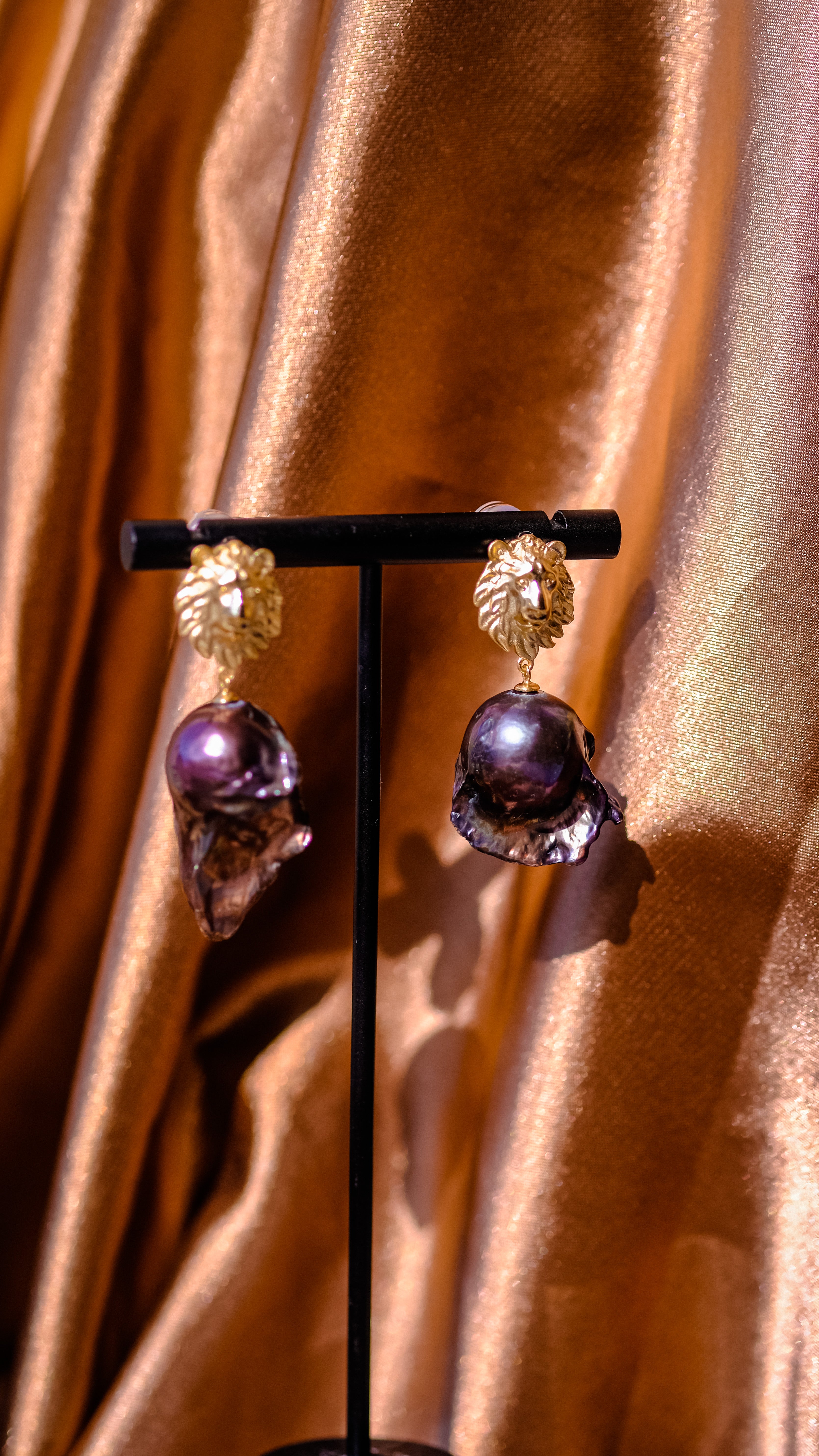 Stay Strong | Amazing violet baroque natural crystal earrings with Japanese golden craftsmanship