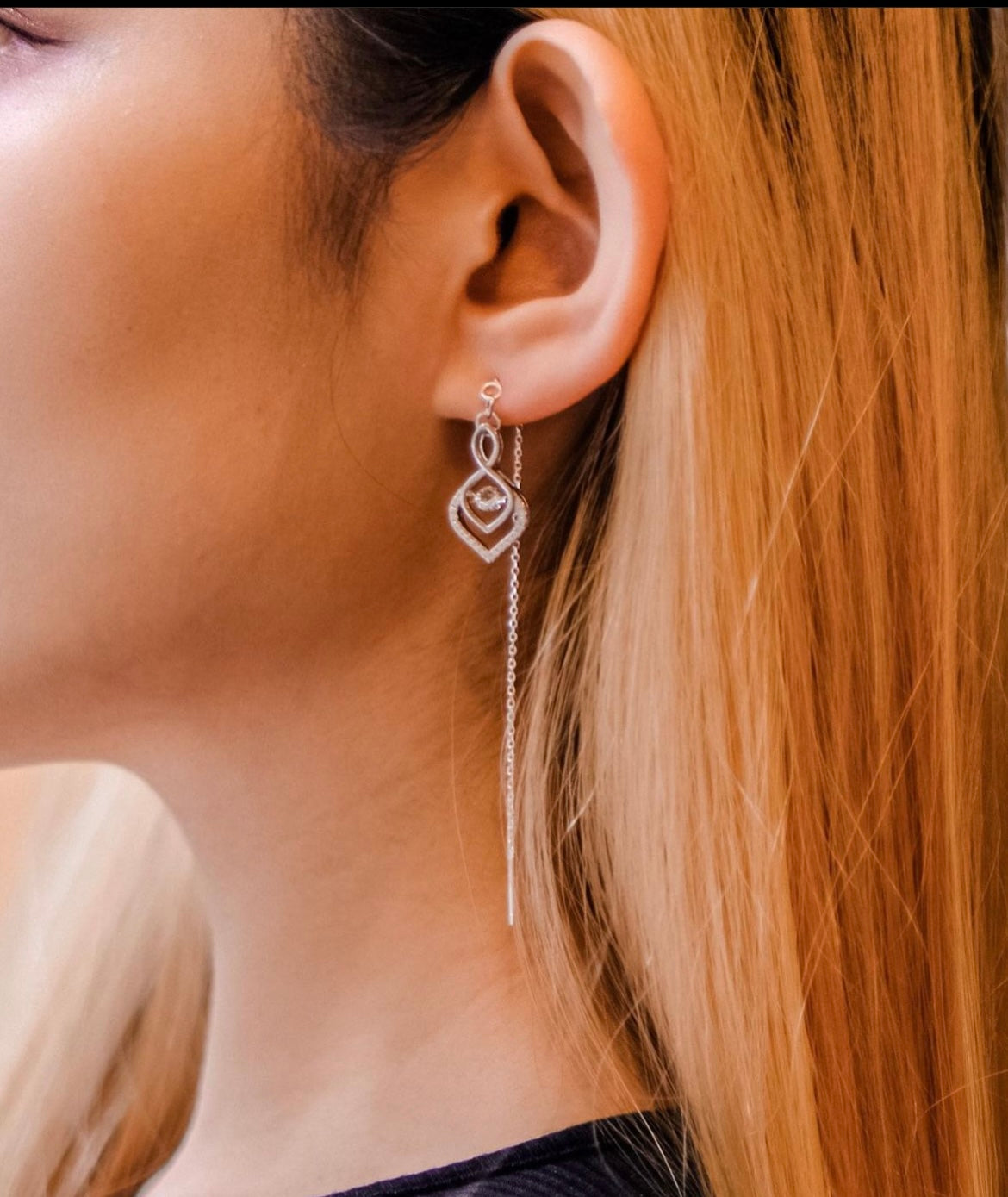 Remember my name | Collection Spirited Away - Adjustable 925Silver earrings with dancing stone plated with 18k whitegold (Swarovski crystals)