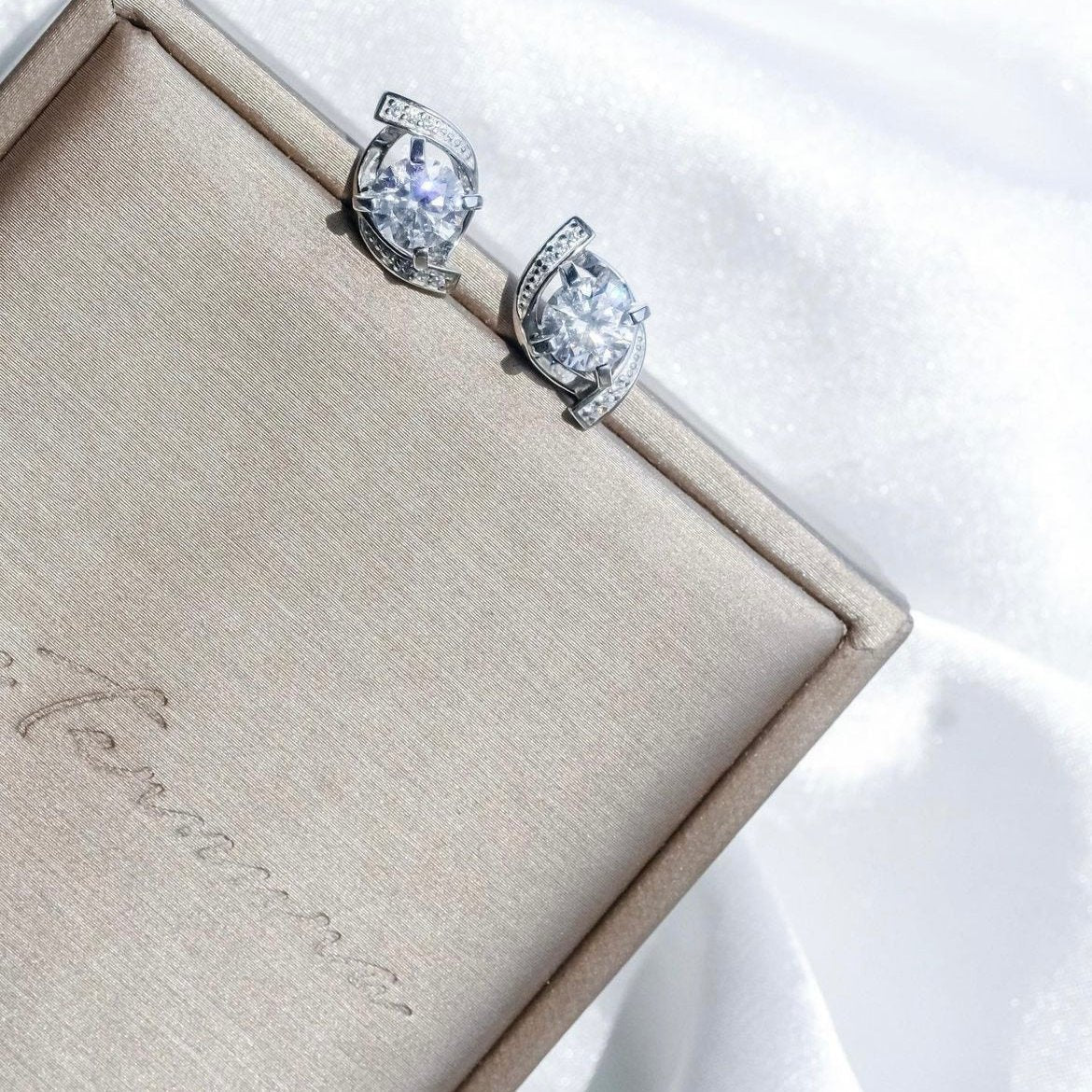 No Matter | Collection to every girl- Aesthetic, classic & modern Diamond earrings