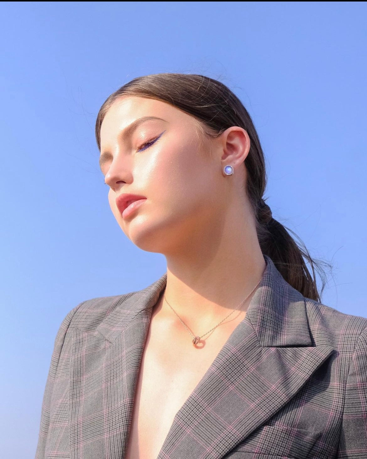 United | Collection Me - Classic simple but elegant tied circle necklace