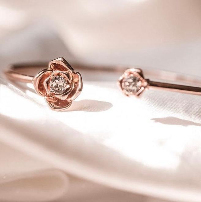 Love, Rosie | Romantic adjustable rose bangle - Best gift for yourself or your love (18k Rose gold)