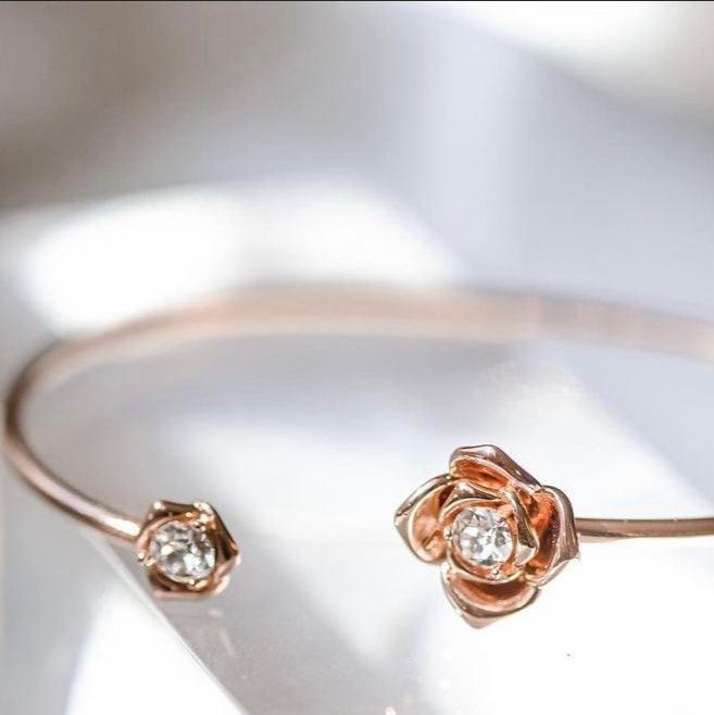 Love, Rosie | Romantic adjustable rose bangle - Best gift for yourself or your love (18k Rose gold)