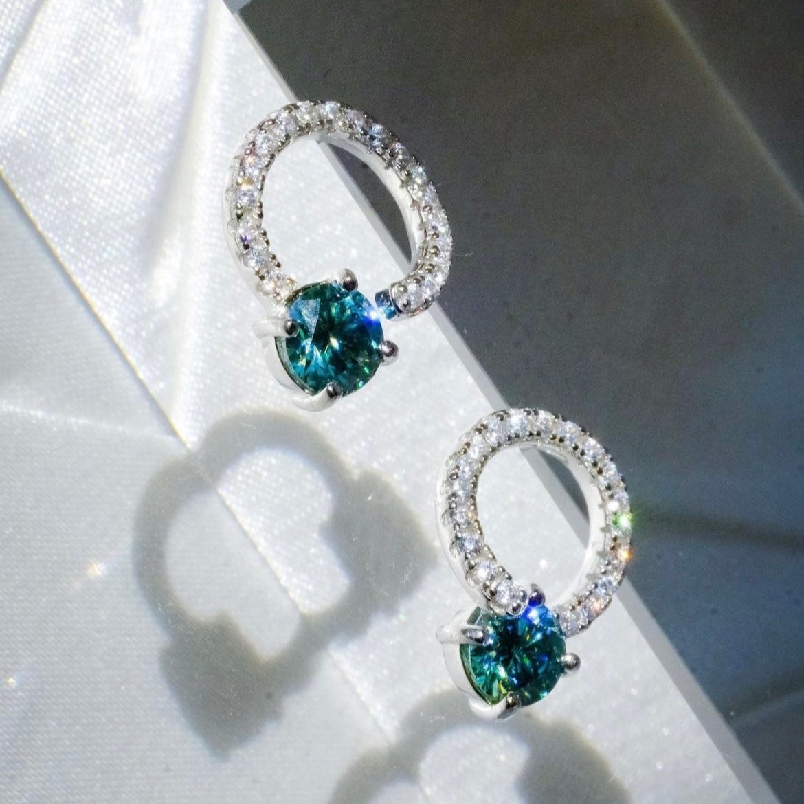 Lunar Eclipse | Tiffany blue diamond earrings 1 cart in total