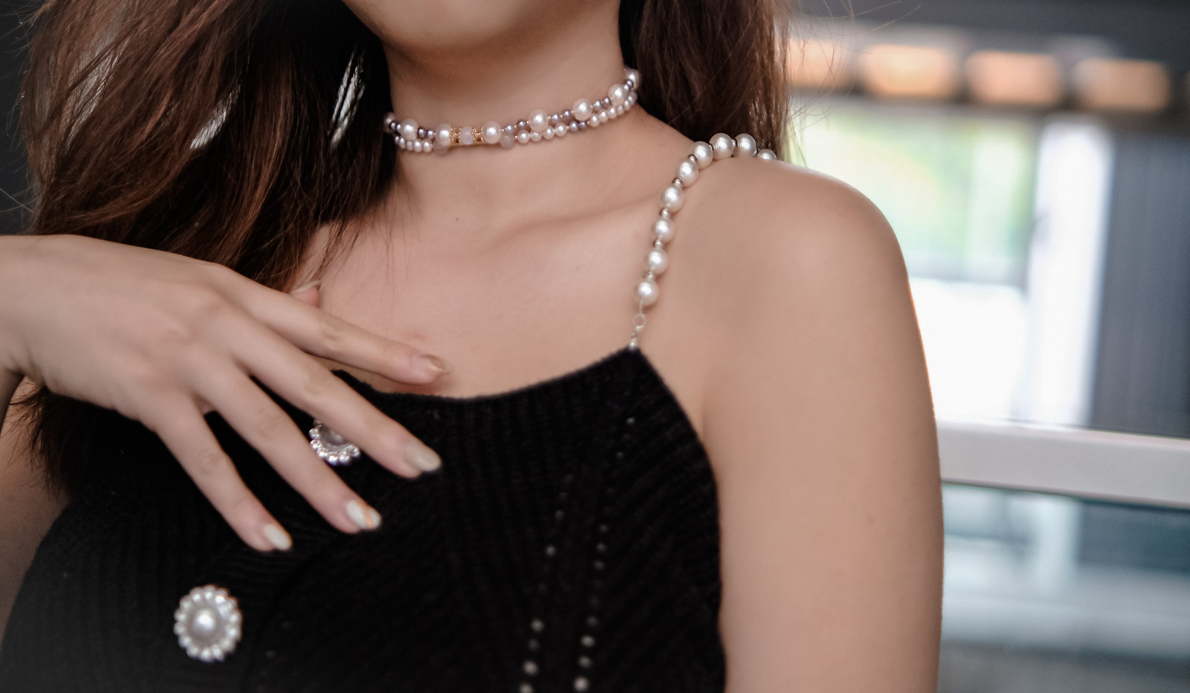 Wineyard | Romantic and modern pearl choker - Violet and white - Swarovski pearls and moon stone