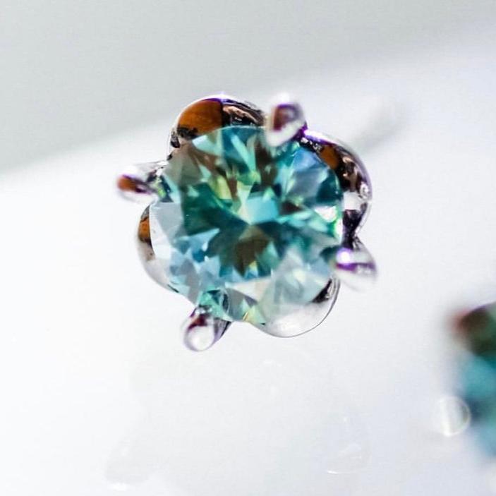 A Midsummer Night's Dream | 0.5 carat diamond earrings & 1 carat diamond necklace - blue/green