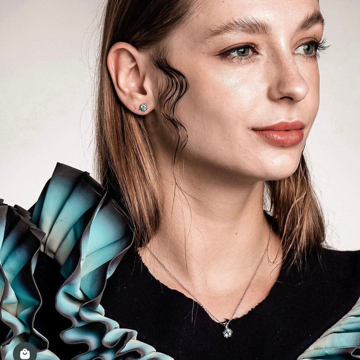 A Midsummer Night's Dream | 0.5 carat diamond earrings & 1 carat diamond necklace - blue/green