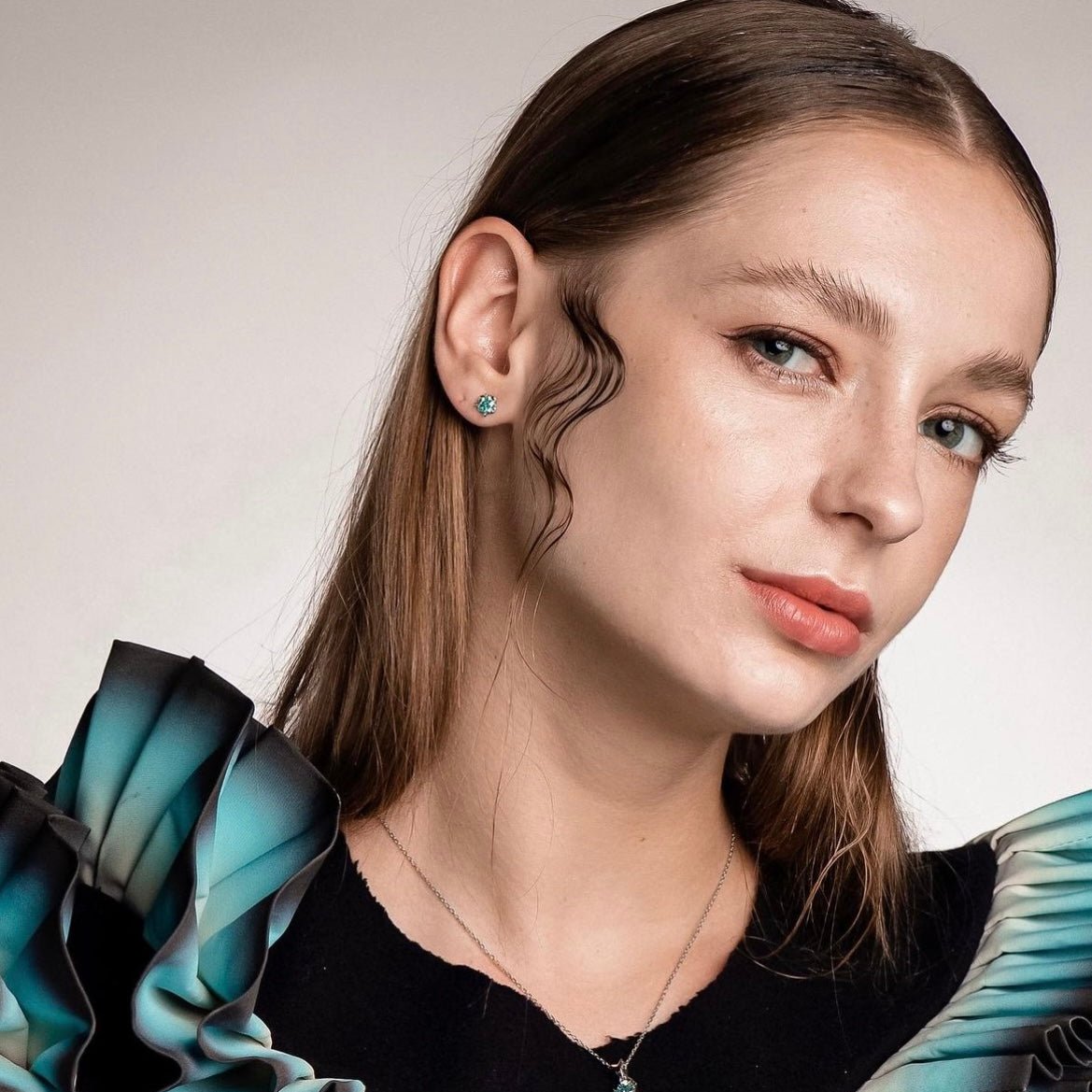 A Midsummer Night's Dream | 0.5 carat diamond earrings & 1 carat diamond necklace - blue/green