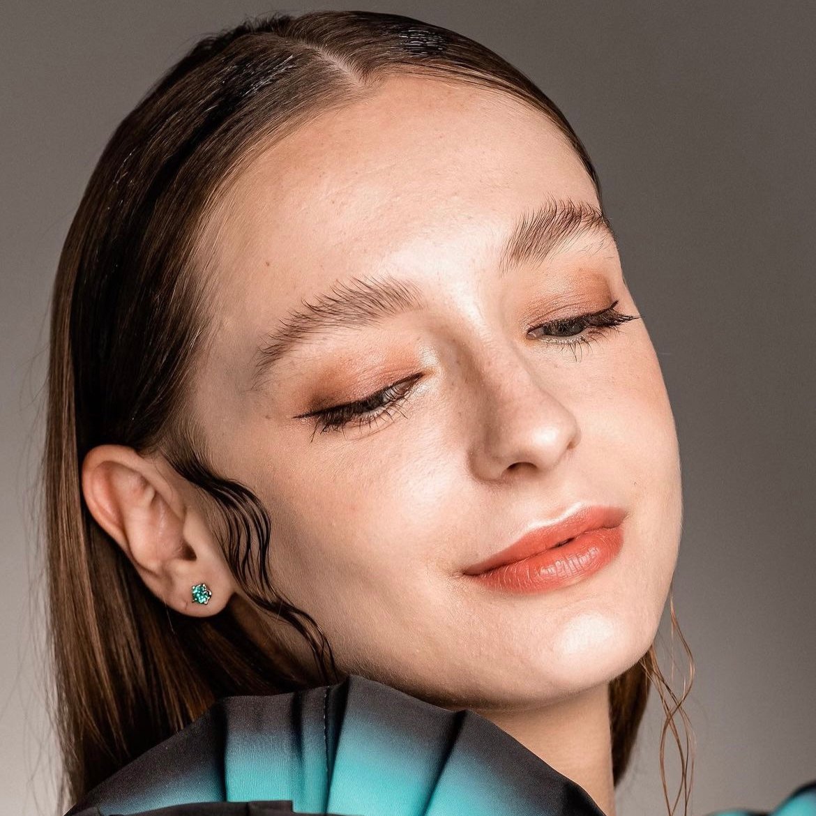 A Midsummer Night's Dream | 0.5 carat diamond earrings & 1 carat diamond necklace - blue/green