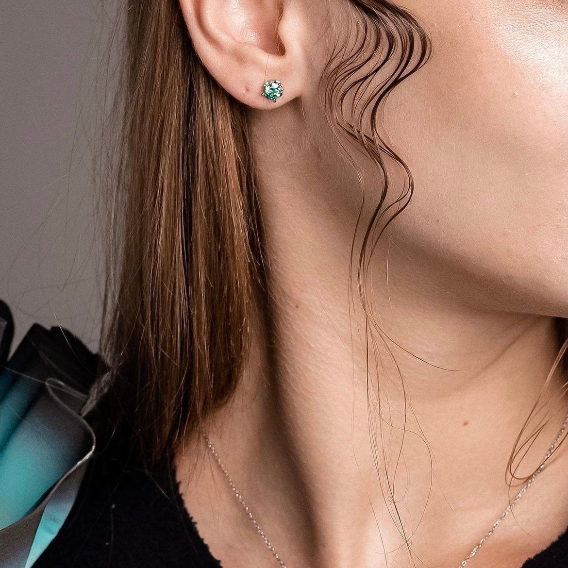 A Midsummer Night's Dream | 0.5 carat diamond earrings & 1 carat diamond necklace - blue/green