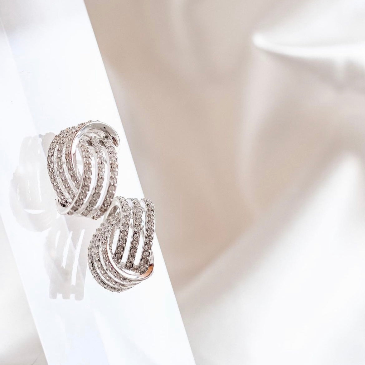 Seashell | 168 pc of Swarovski crystals | Luxurious classic design - Elegance