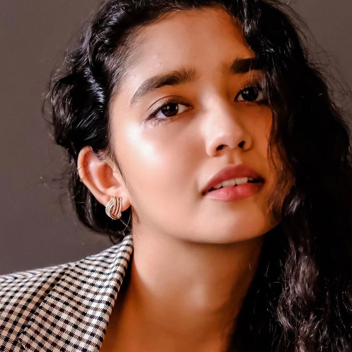 Seashell | 168 pc of Swarovski crystals | Luxurious classic design - Elegance