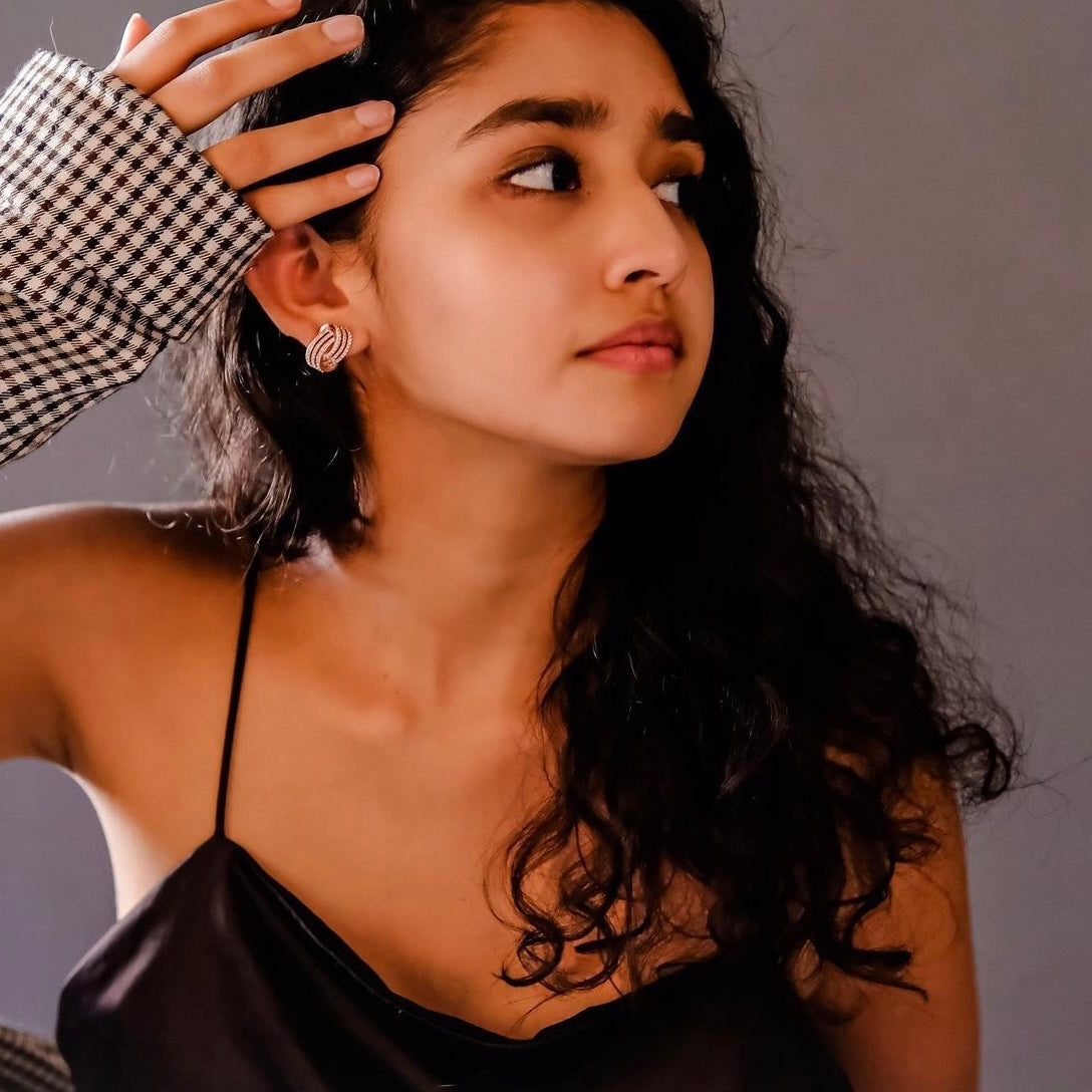 Seashell | 168 pc of Swarovski crystals | Luxurious classic design - Elegance