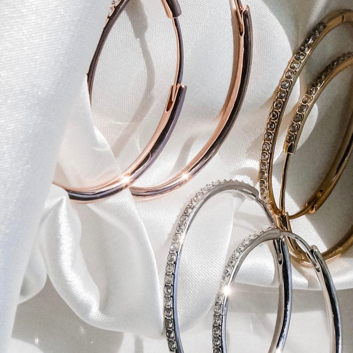 Halo | 4 am Perfect Size earring hoop | Swarovski crystal &18k Gold