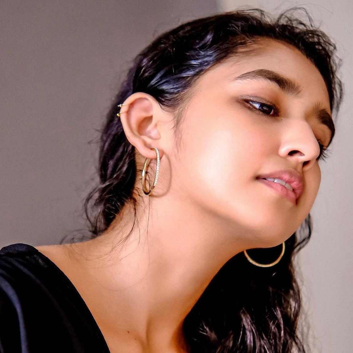 Halo | 4 am Perfect Size earring hoop | Swarovski crystal &18k Gold