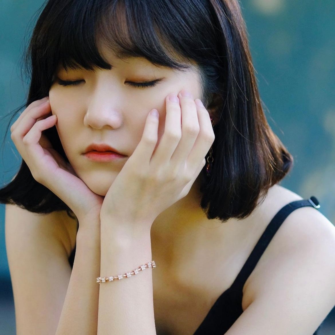 Blooming 1.0 | 18k Rosegold 14.5+2.5 cm - Floral Shining Luxurious bracelet with Swarovski crystals