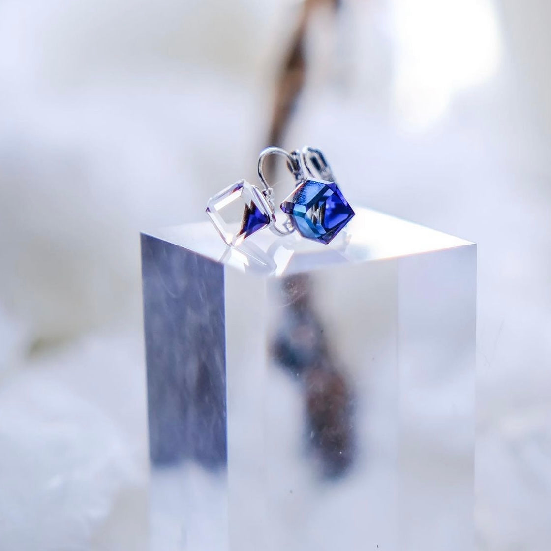 Imaginary | Blue- Transparent crystal cube earrings | Platinum/ Rosegold