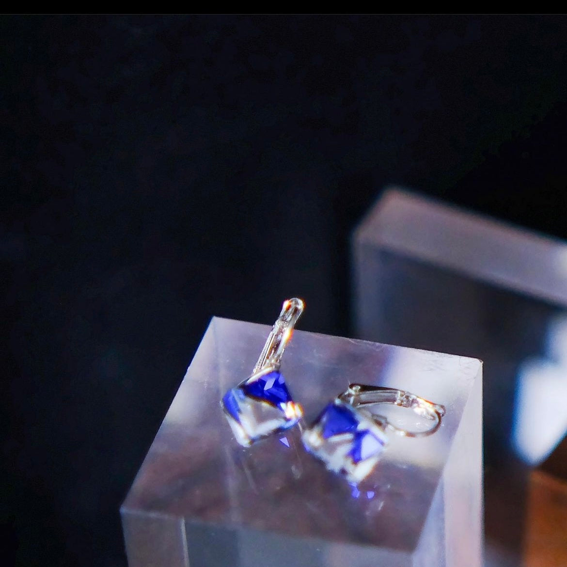 Imaginary | Blue- Transparent crystal cube earrings | Platinum/ Rosegold