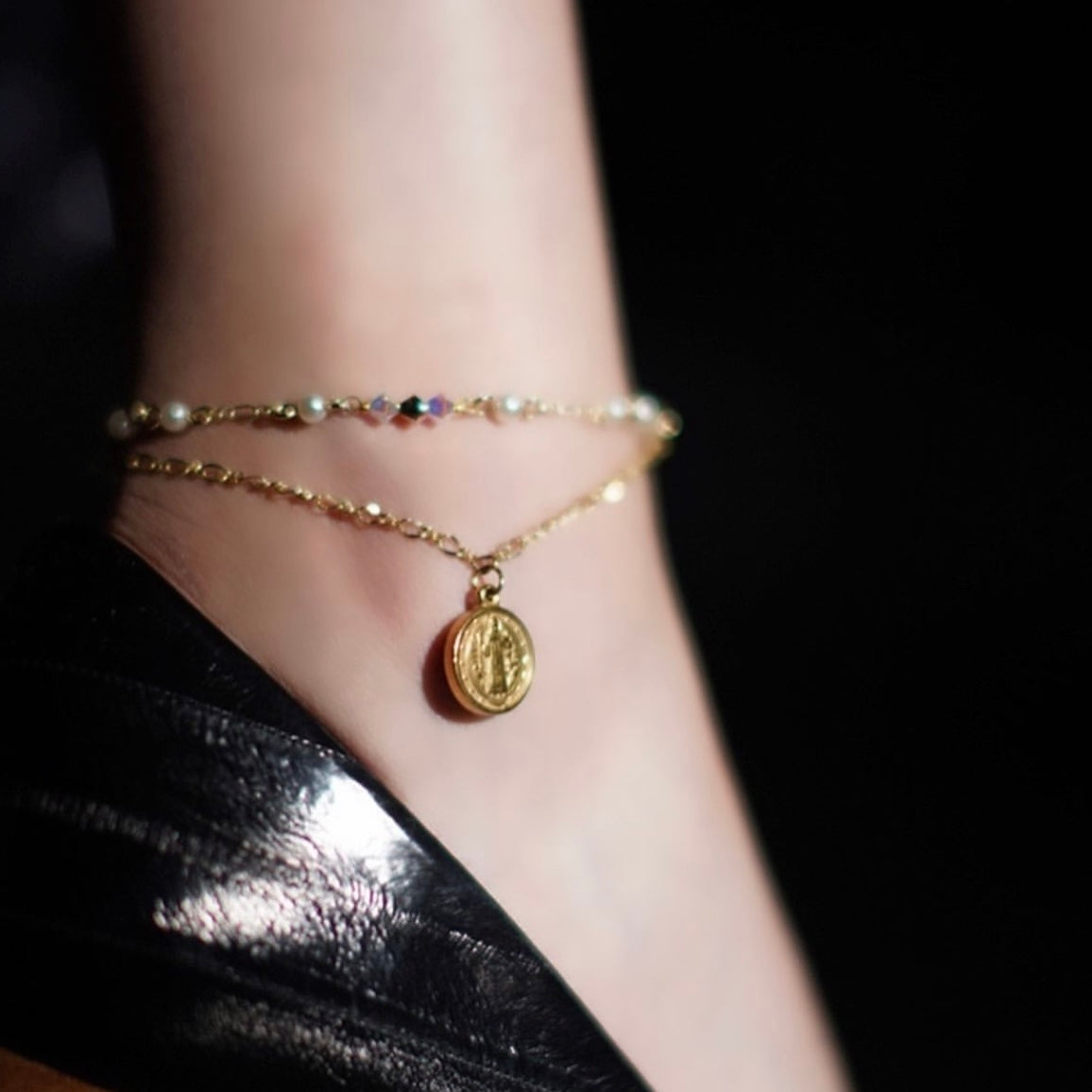 Rome City | 2- way anklet | Pearls chain - Princess crystal/ coin charm - vintage elegance