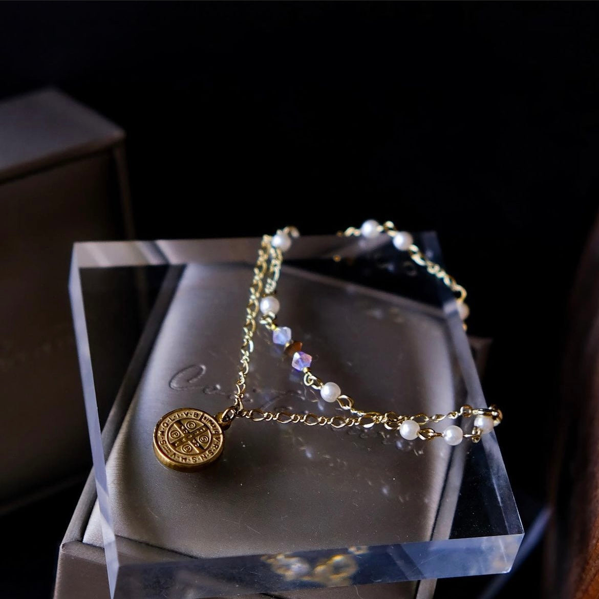 Rome City | 2- way anklet | Pearls chain - Princess crystal/ coin charm - vintage elegance