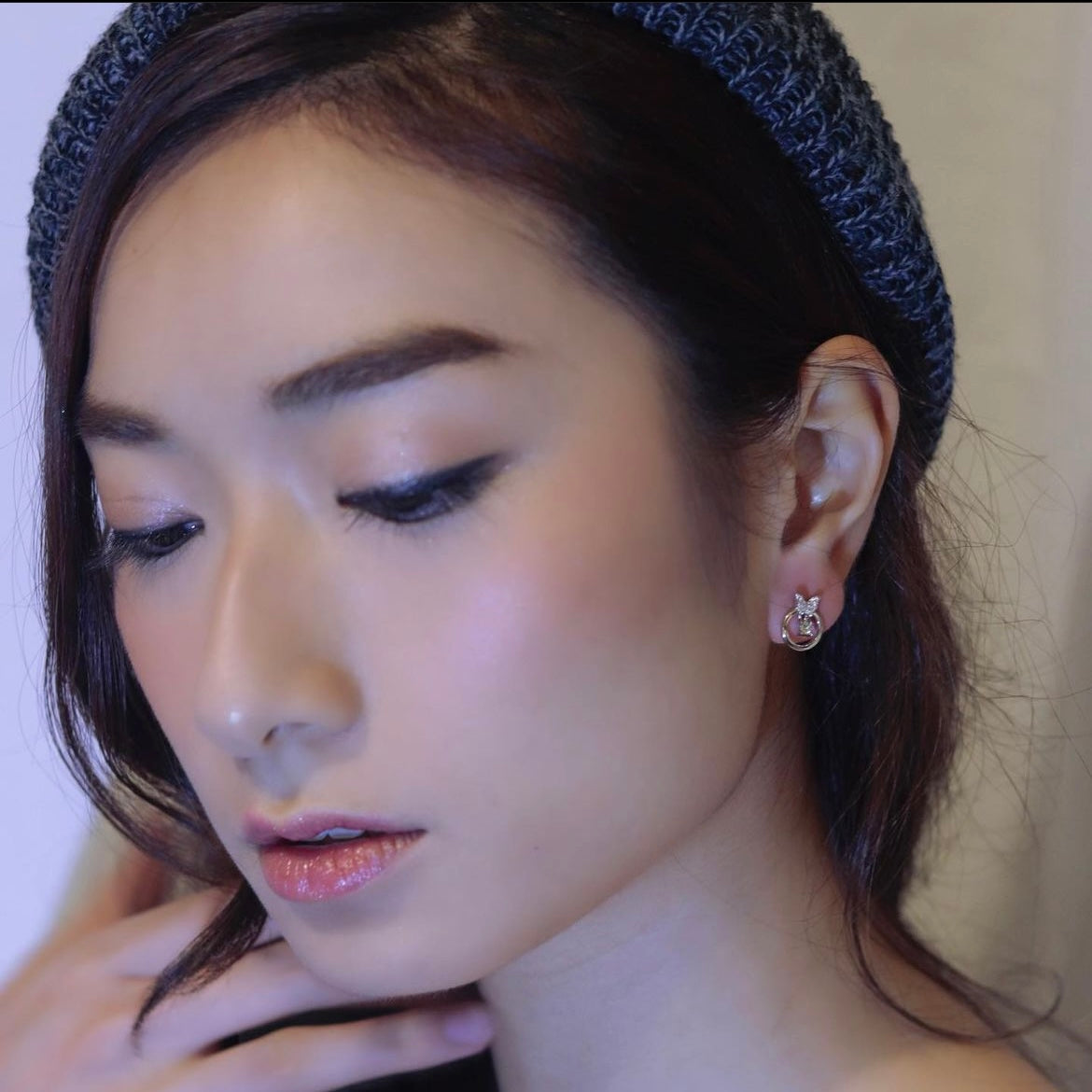 Hope | small and detailed designed ear studs