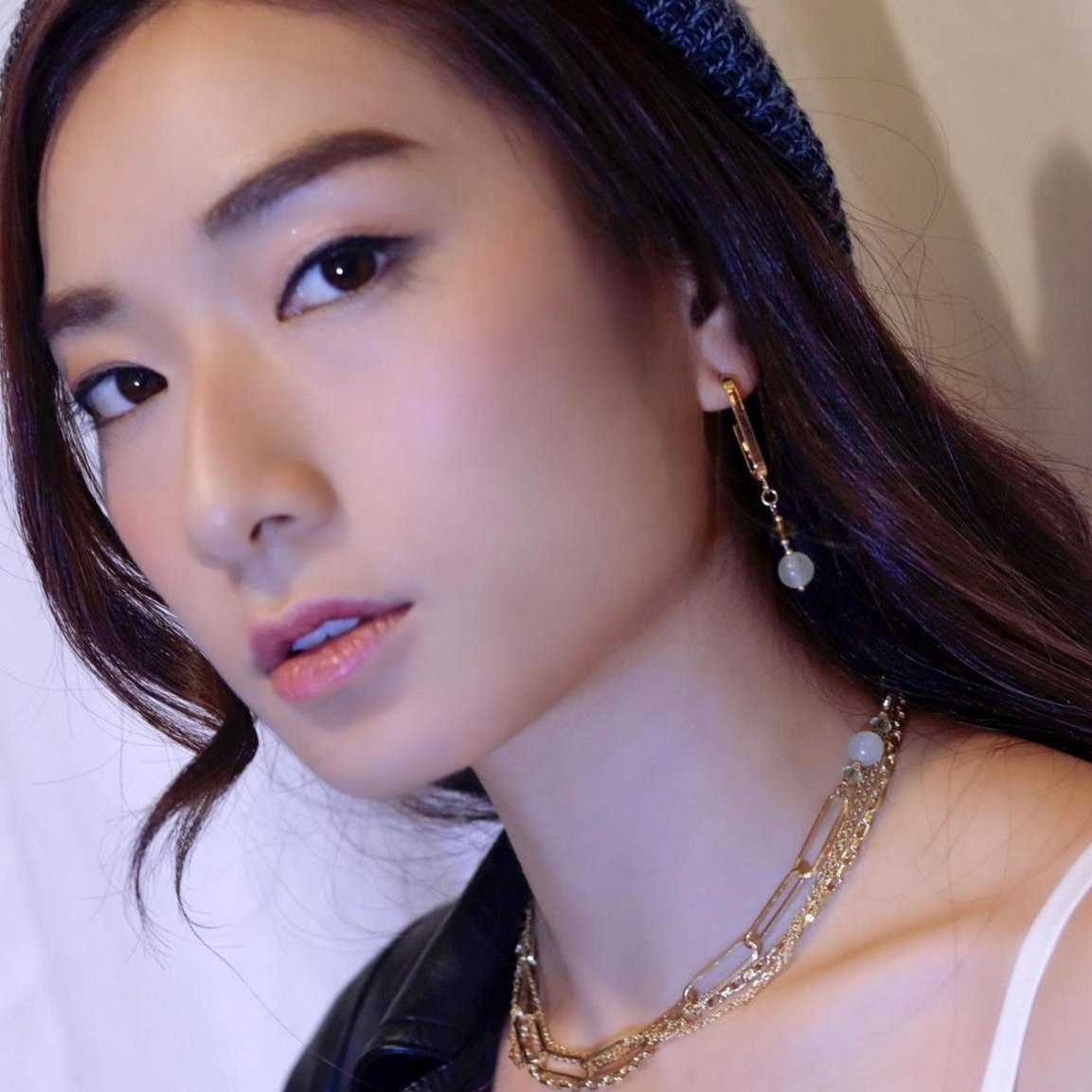 Chainless | with Jade color natural mineral necklace - three layers - Perfect with jeans