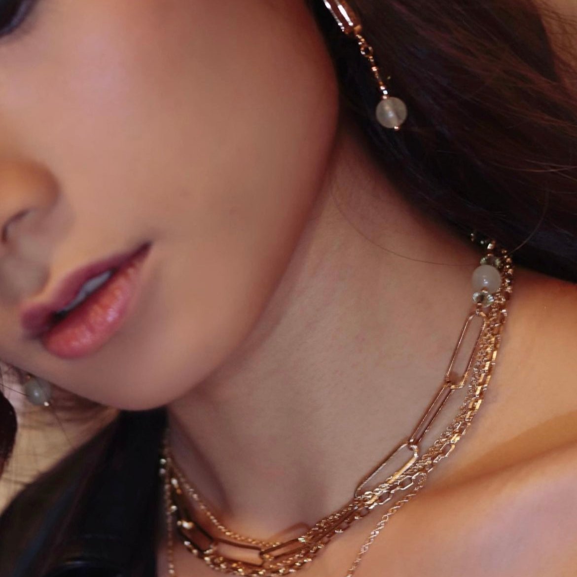 Chainless | with Jade color natural mineral necklace - three layers - Perfect with jeans