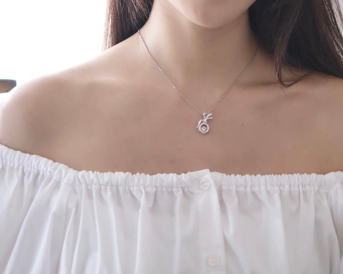 Tinkle Tinkle | Dancing stone fairy necklace | classy and dreamy