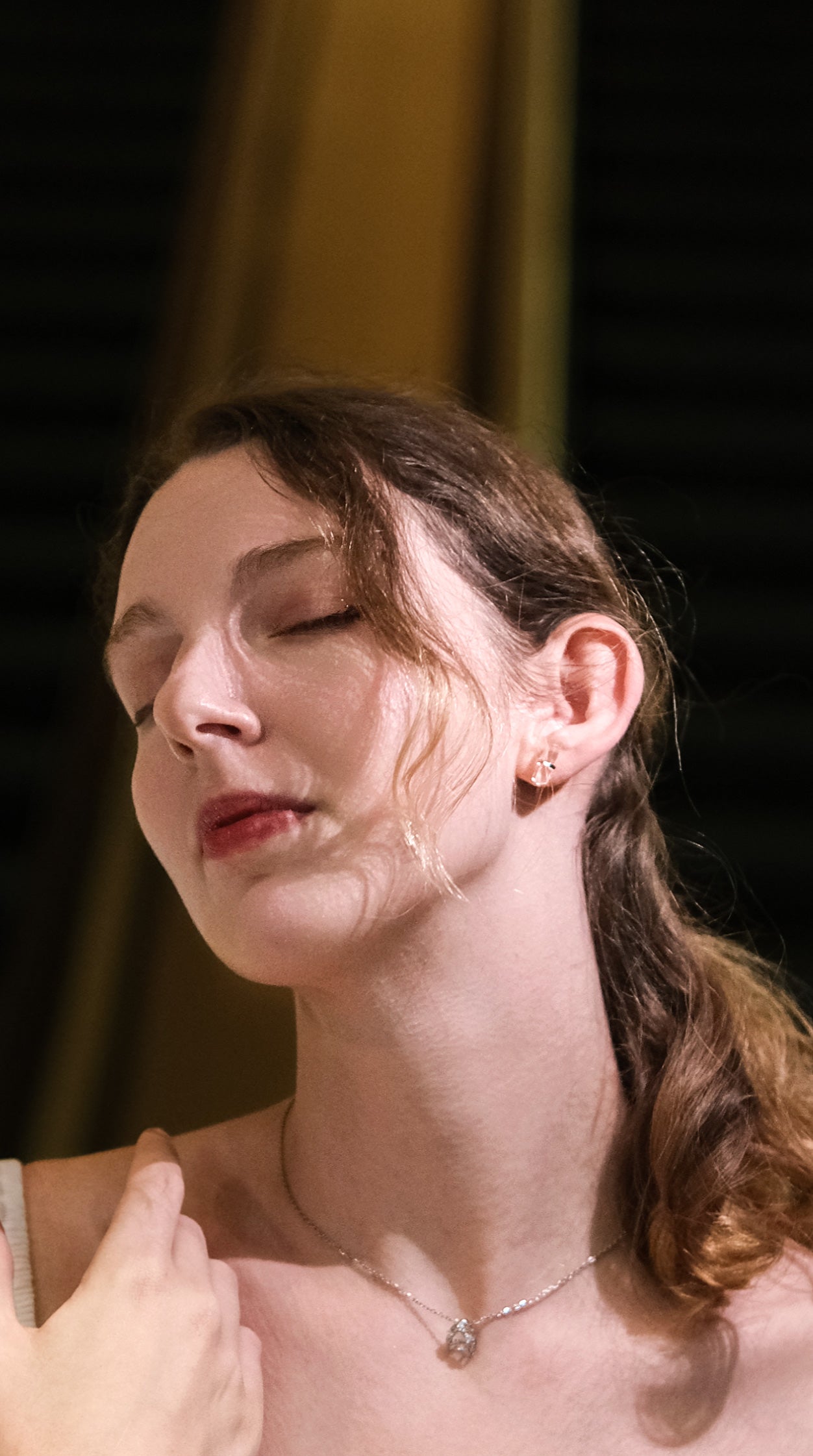 Untainted | Collection Aura - Natural mineral stone ear stud