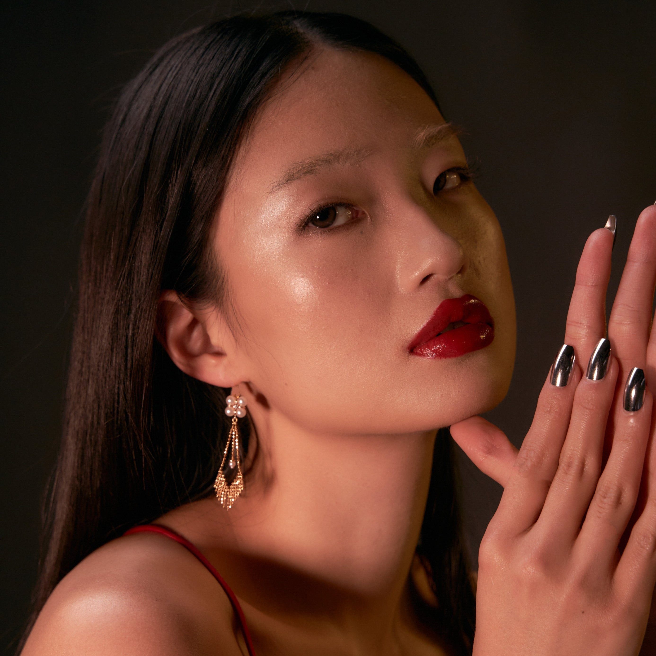 Aura | Pearl Golden dangling earring