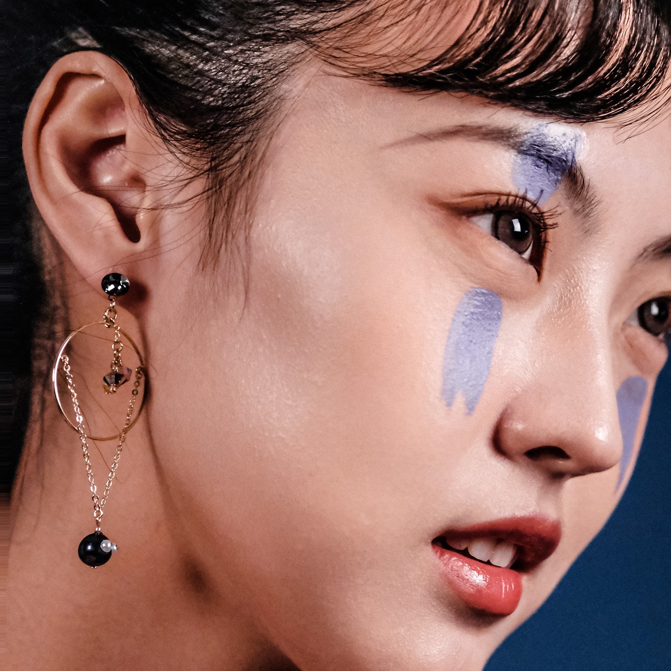 Dust Bunny | Collection Spirited Away - Swing Earrings - Cute and creative original design earrings with Swarovski Pearls