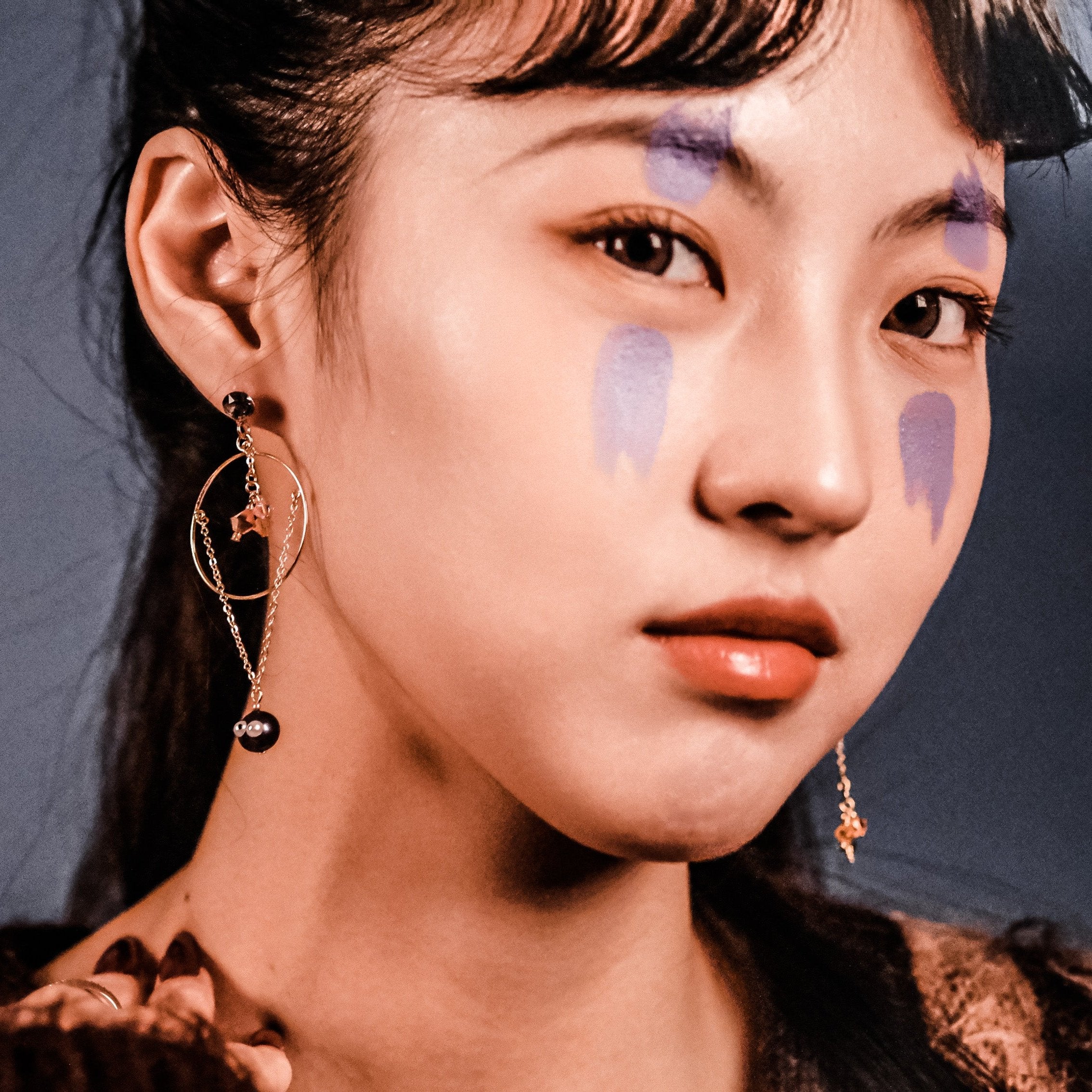 Dust Bunny | Collection Spirited Away - Swing Earrings - Cute and creative original design earrings with Swarovski Pearls