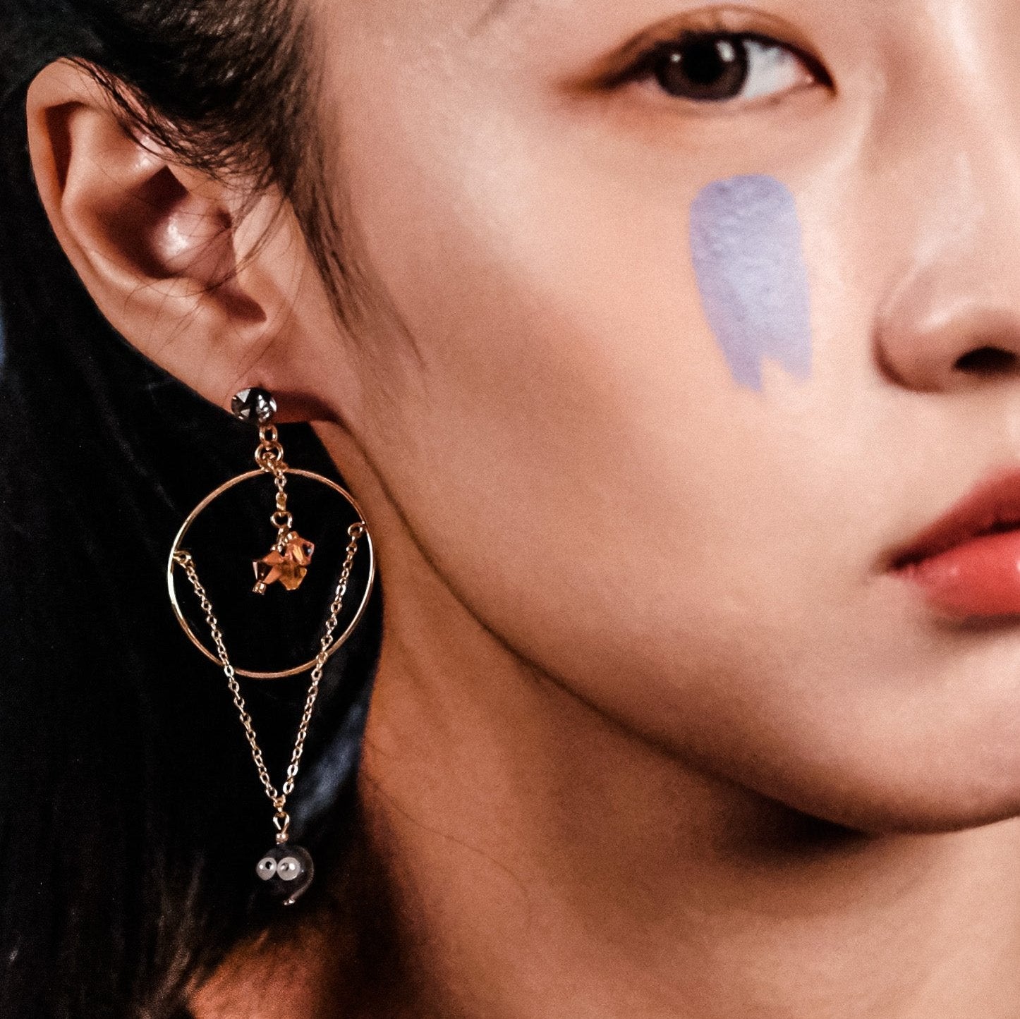 Dust Bunny | Collection Spirited Away - Swing Earrings - Cute and creative original design earrings with Swarovski Pearls