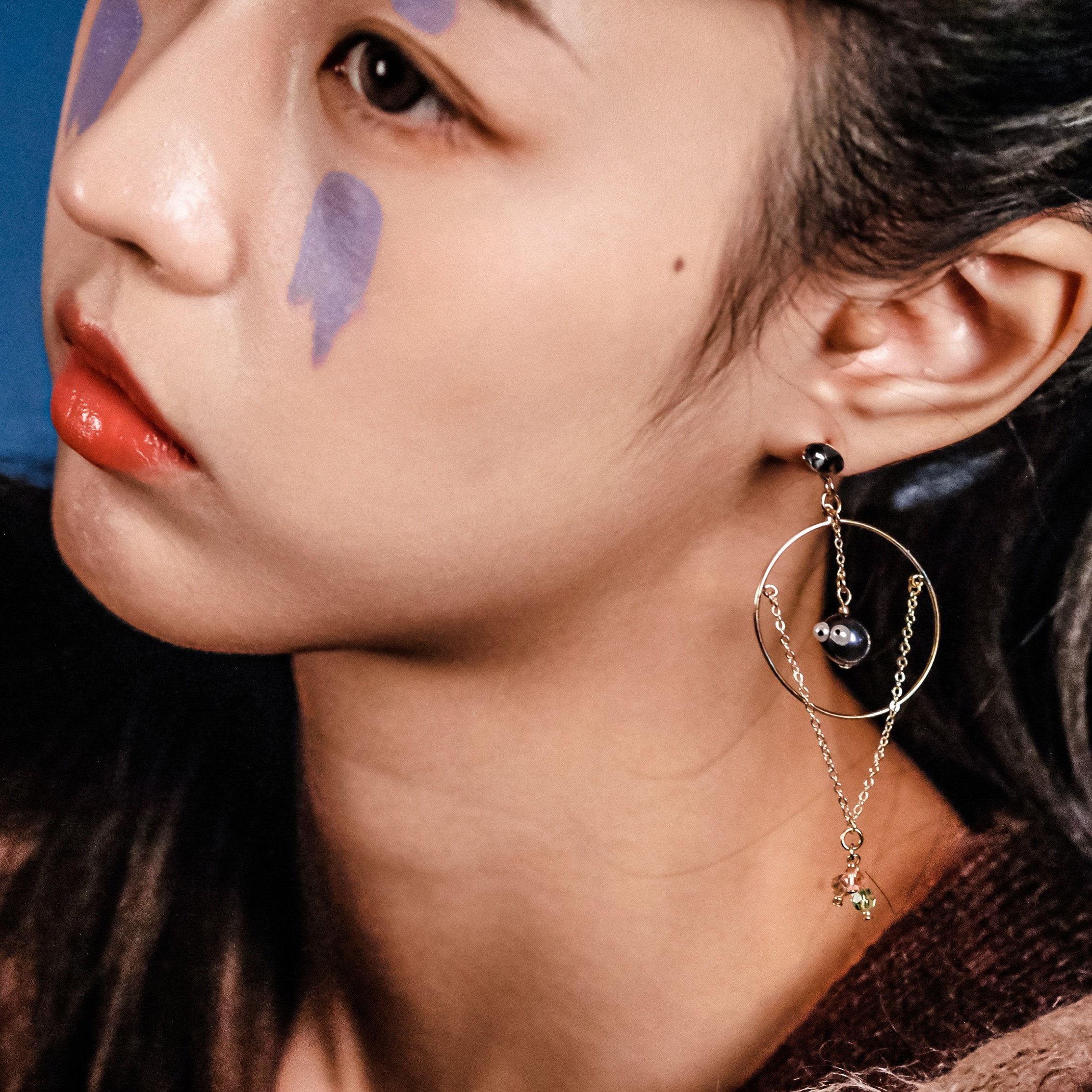 Dust Bunny | Collection Spirited Away - Swing Earrings - Cute and creative original design earrings with Swarovski Pearls