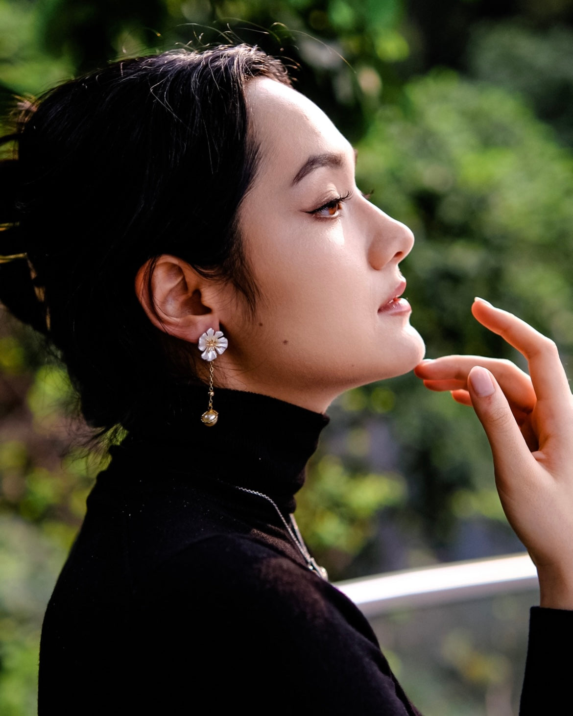 Snowdrop | Swarovski light yellow pearls - golden earrings