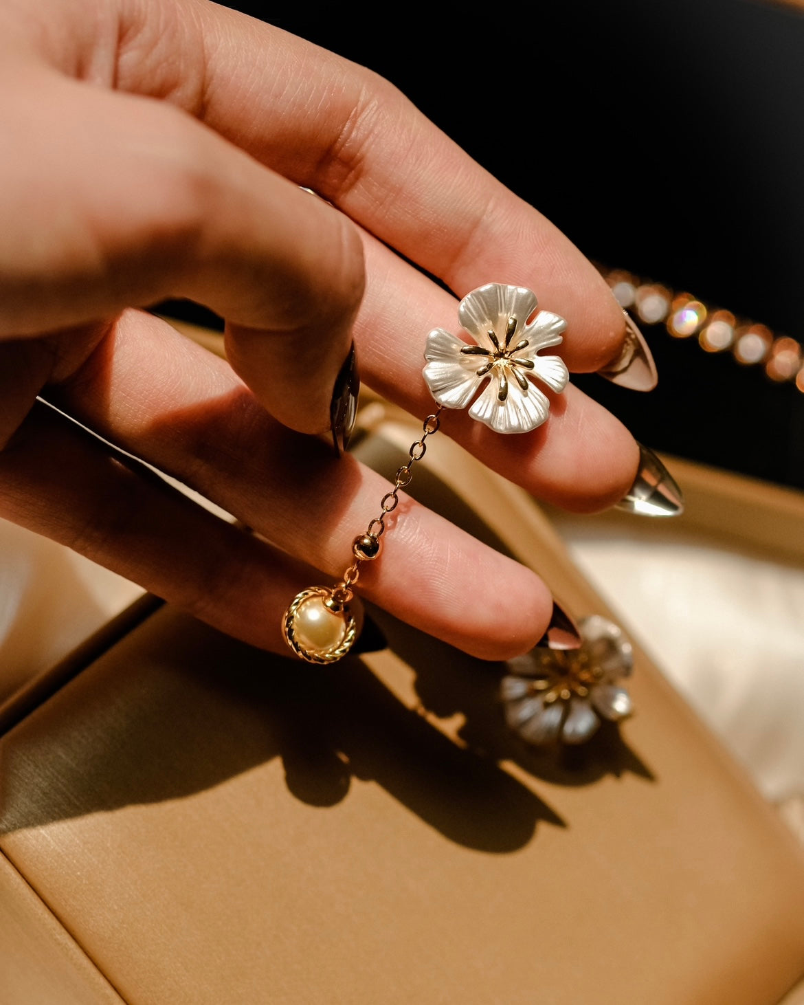 Snowdrop | Swarovski light yellow pearls - golden earrings